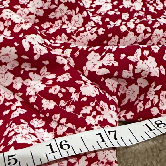 Tie-Front Floral Blouse in Red and Cream - Picture 6 of 7